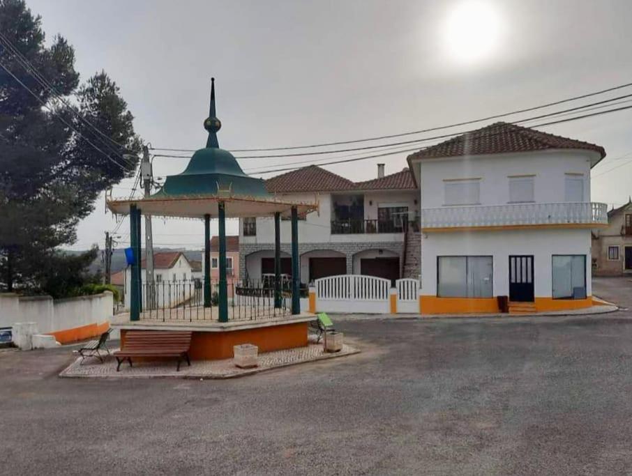 Cadaval Casa Do Ninho - Entre O Campo E A Praia מראה חיצוני תמונה